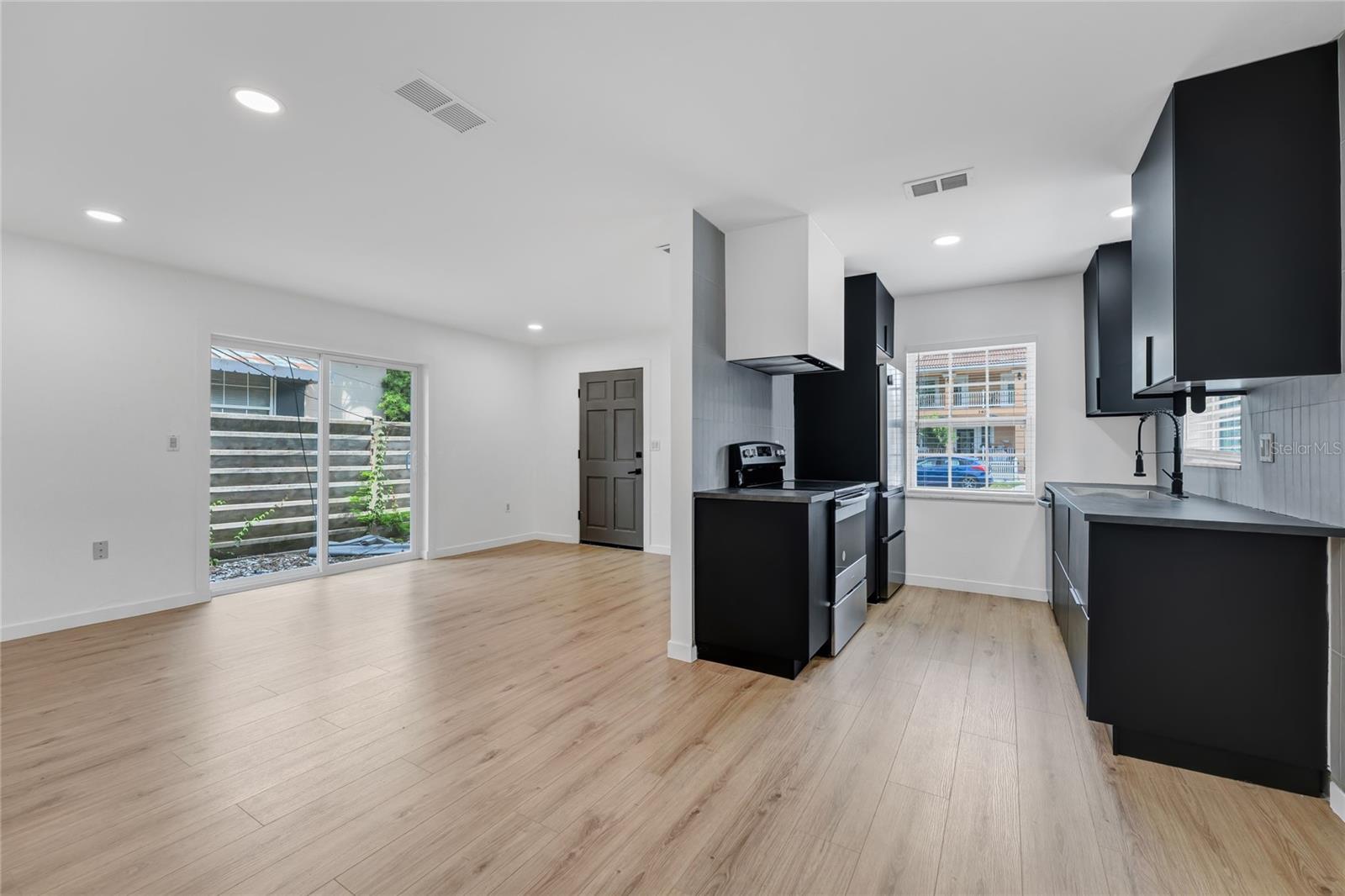 HIGHLAND GROVE 2ND ADD - Residential