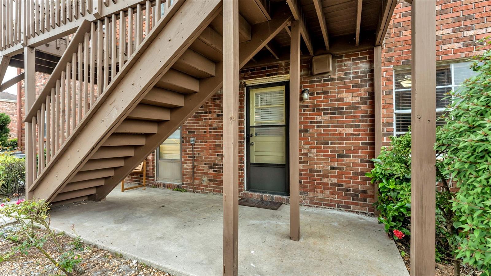 LAKE BENTLEY SHORES CONDO PH 01 - Residential