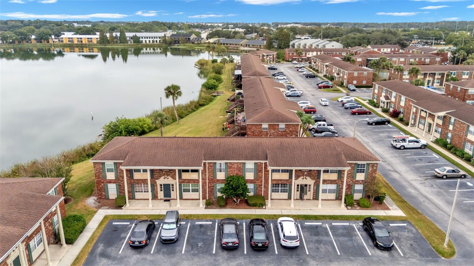 LAKE BENTLEY SHORES CONDO PH 01 - Residential