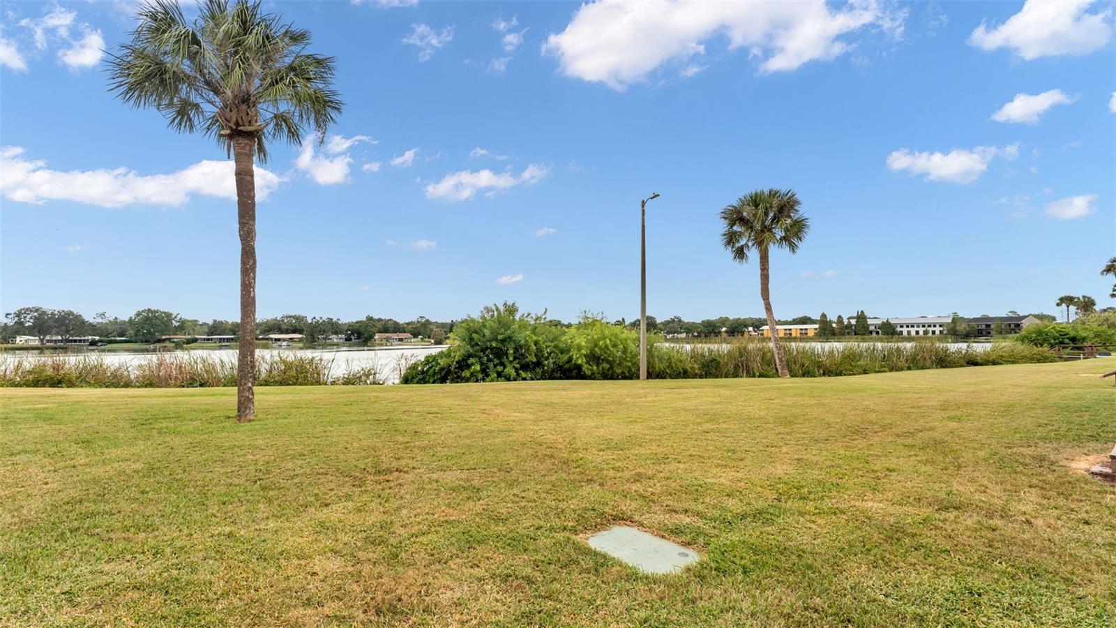 LAKE BENTLEY SHORES CONDO PH 01 - Residential
