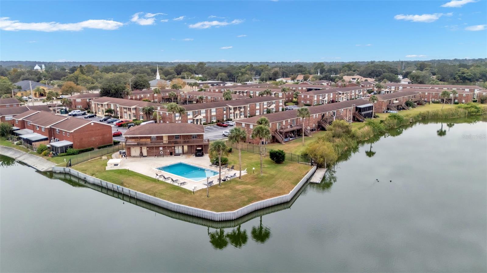 LAKE BENTLEY SHORES CONDO PH 01 - Residential