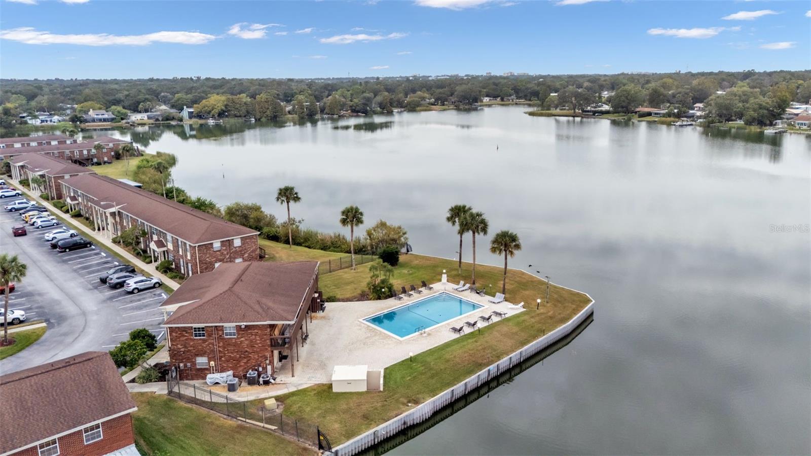 LAKE BENTLEY SHORES CONDO PH 01 - Residential