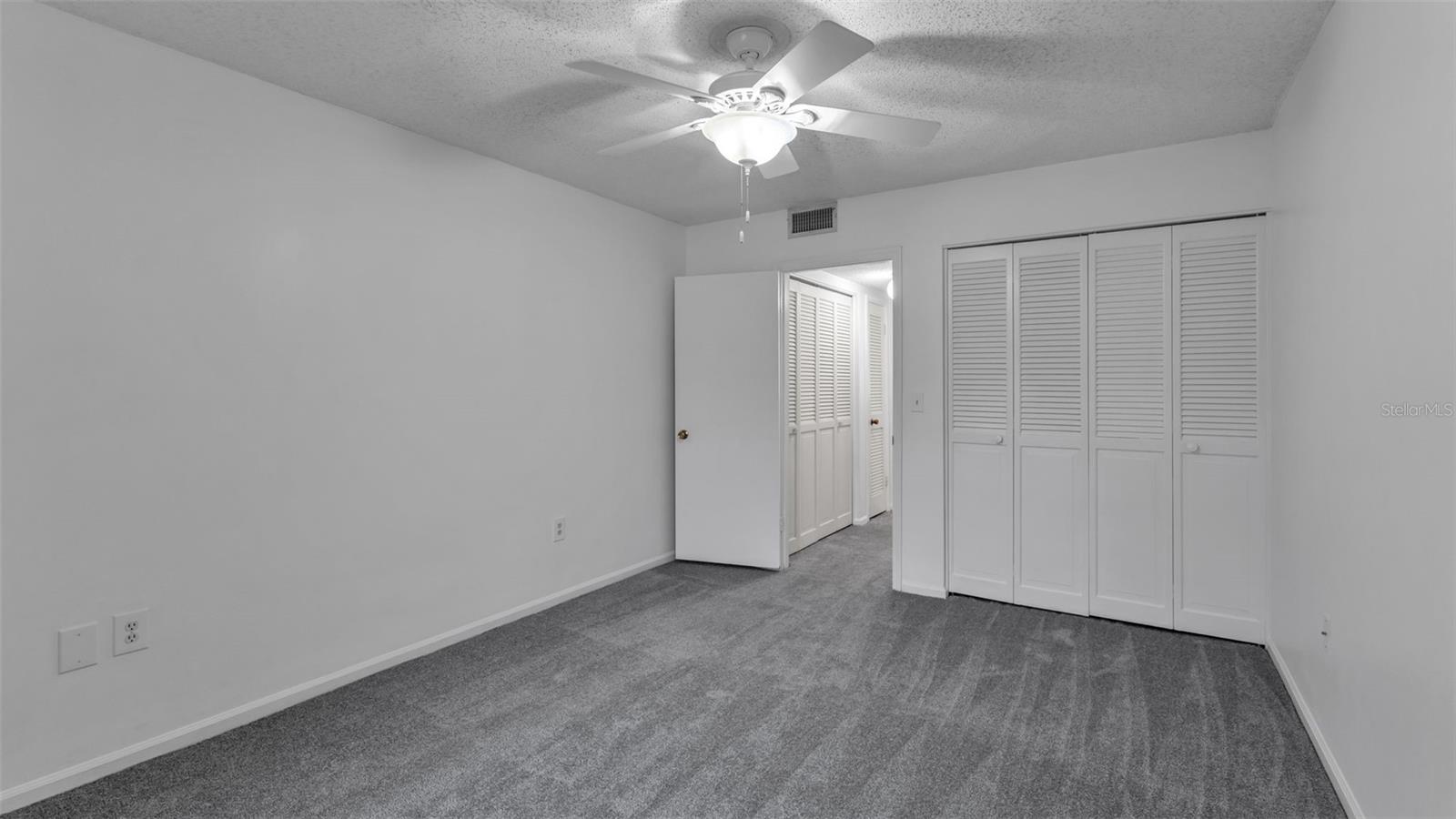 LAKE BENTLEY SHORES CONDO PH 01 - Residential