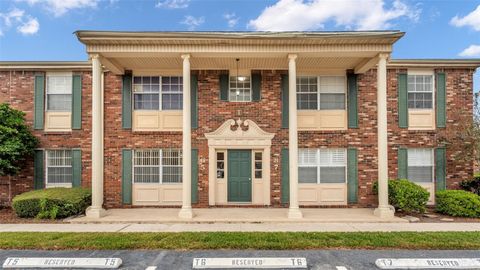 Photo of 1920 E Edgewood Drive #T5, Lakeland, FL 33803 (MLS # L4957161)