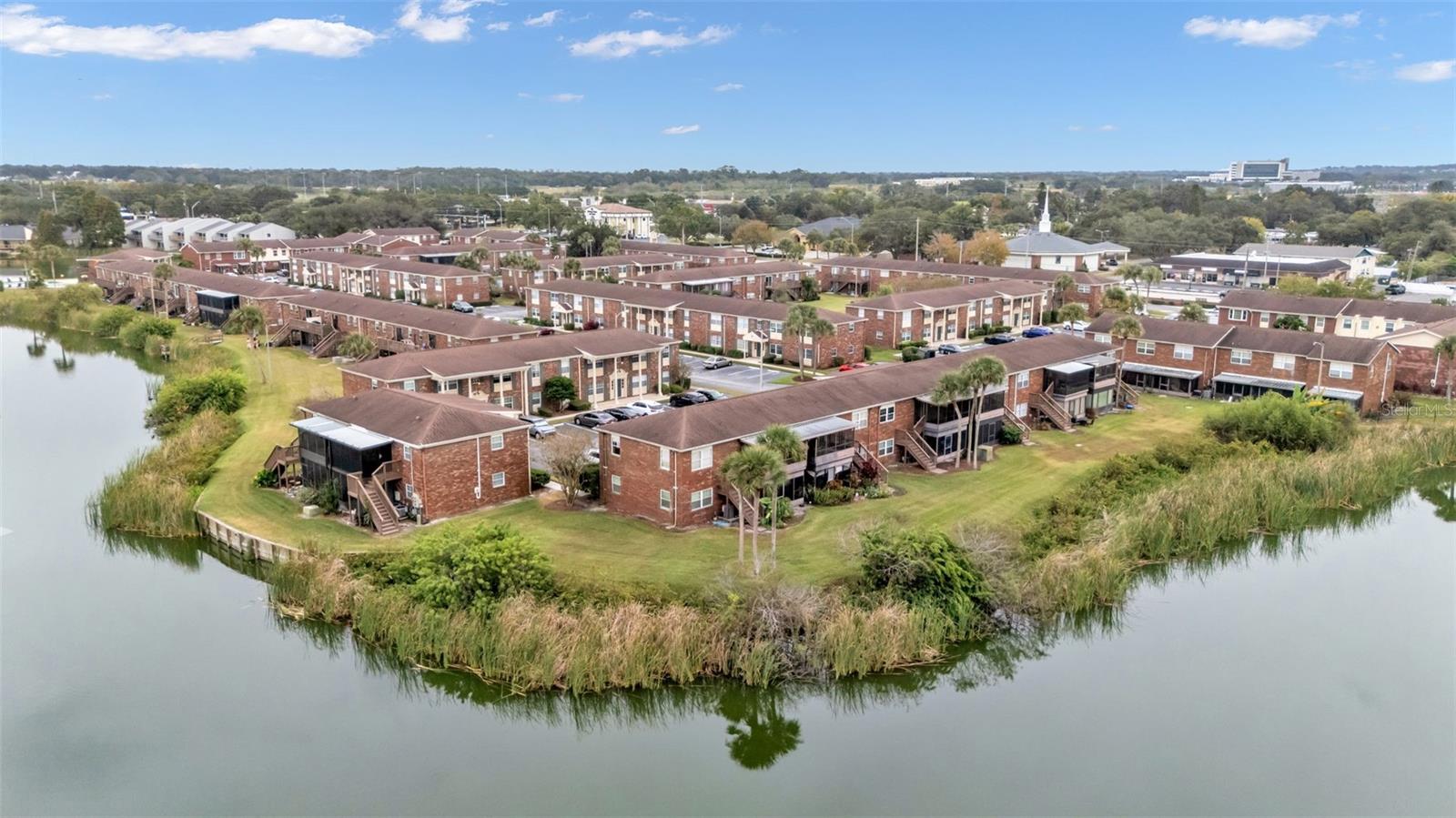 LAKE BENTLEY SHORES CONDO PH 01 - Residential