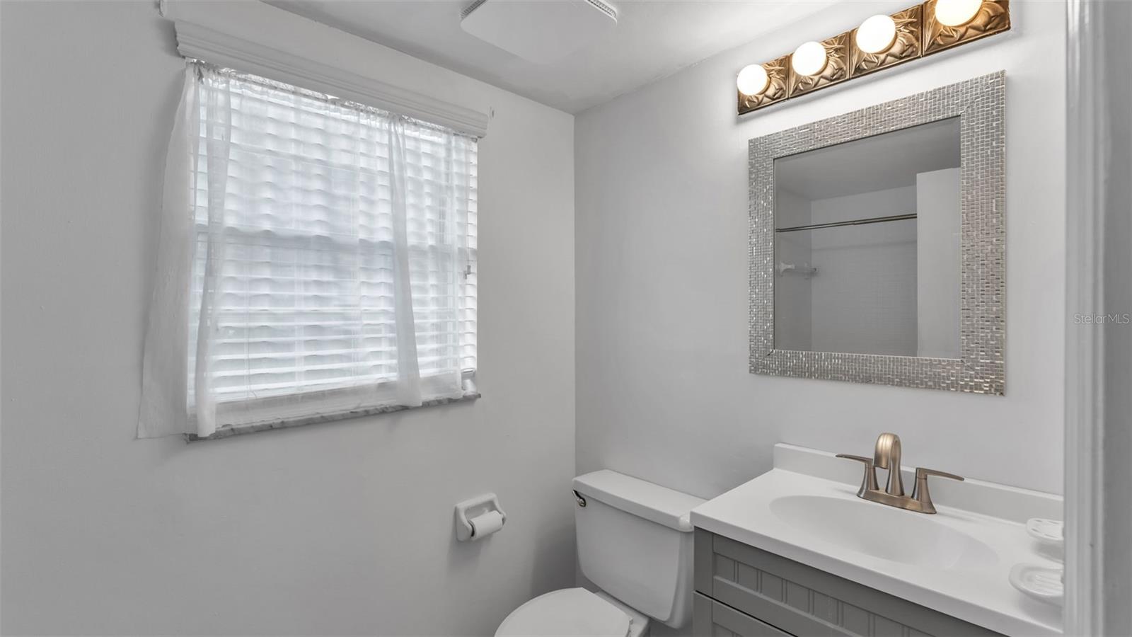 LAKE BENTLEY SHORES CONDO PH 01 - Residential