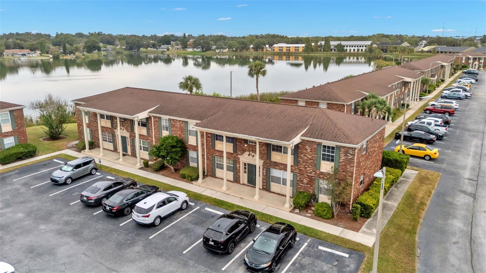 LAKE BENTLEY SHORES CONDO PH 01 - Residential