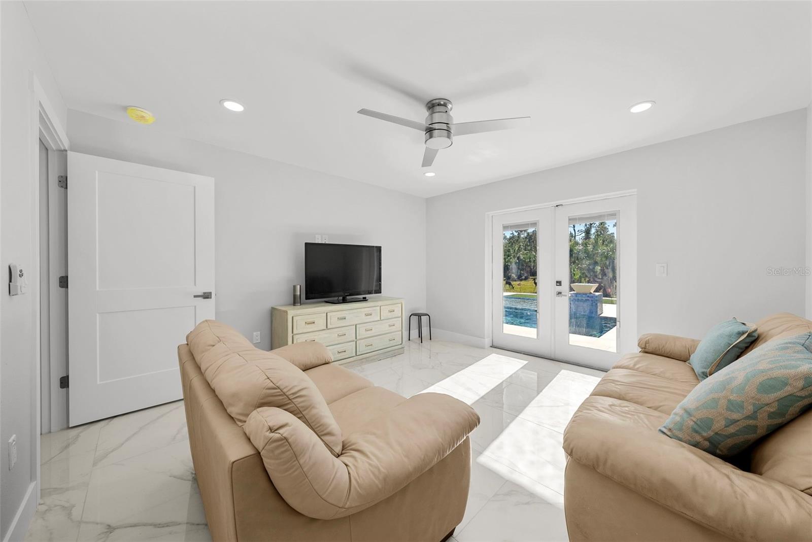 TRINITY ACRES - Residential