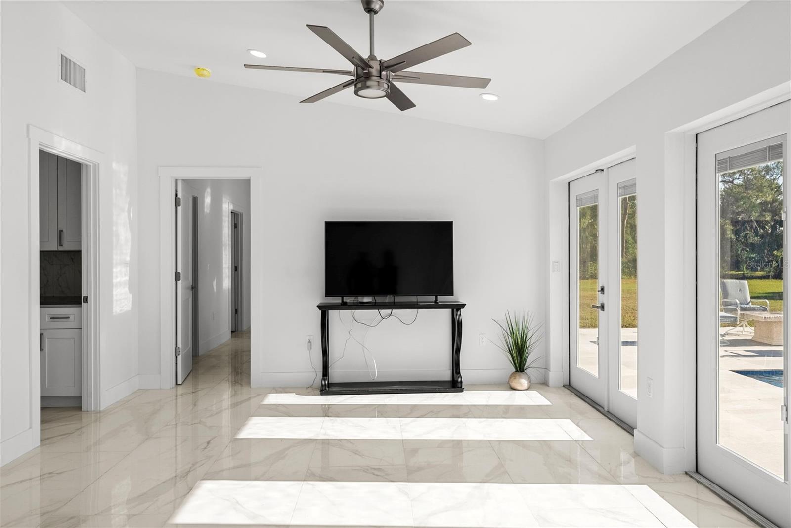 TRINITY ACRES - Residential