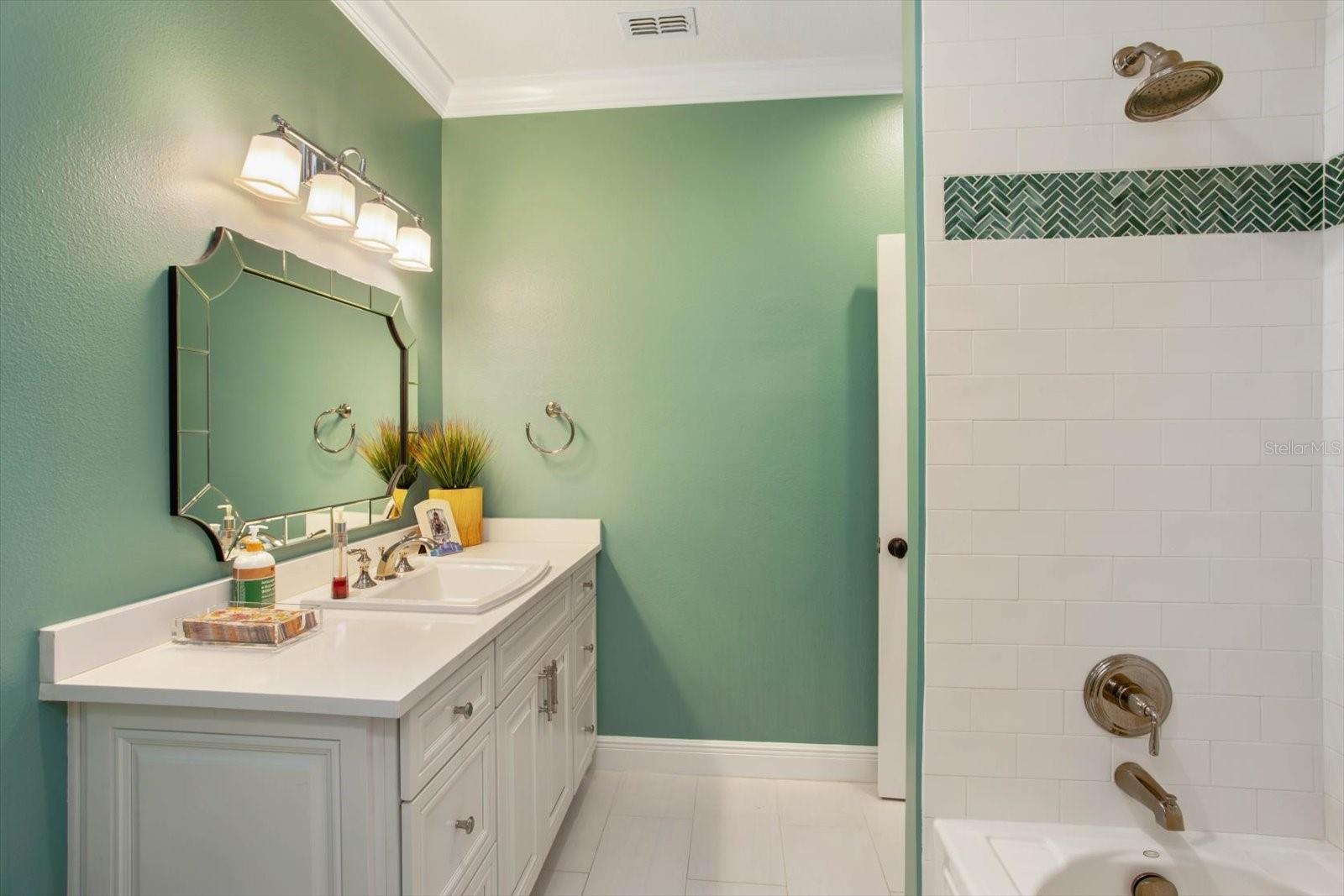 KEENES POINTE - Residential