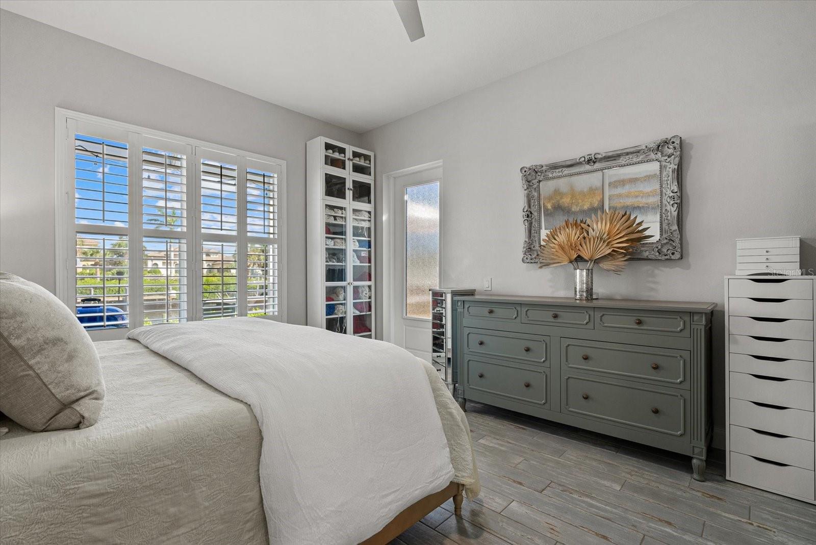 RIVERDALE - Residential