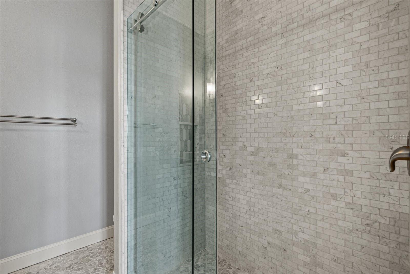 RIVERDALE - Residential