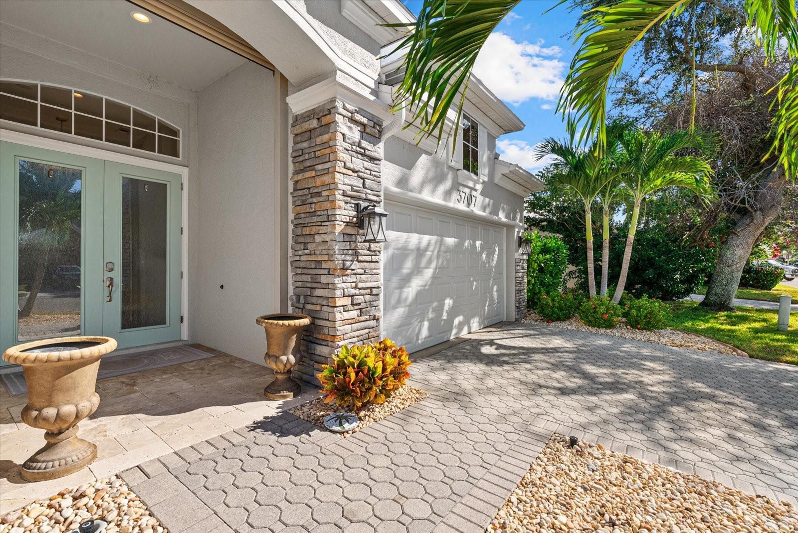 RIVERDALE - Residential