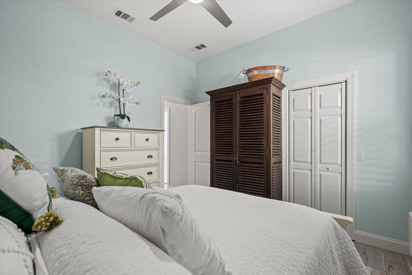 RIVERDALE - Residential