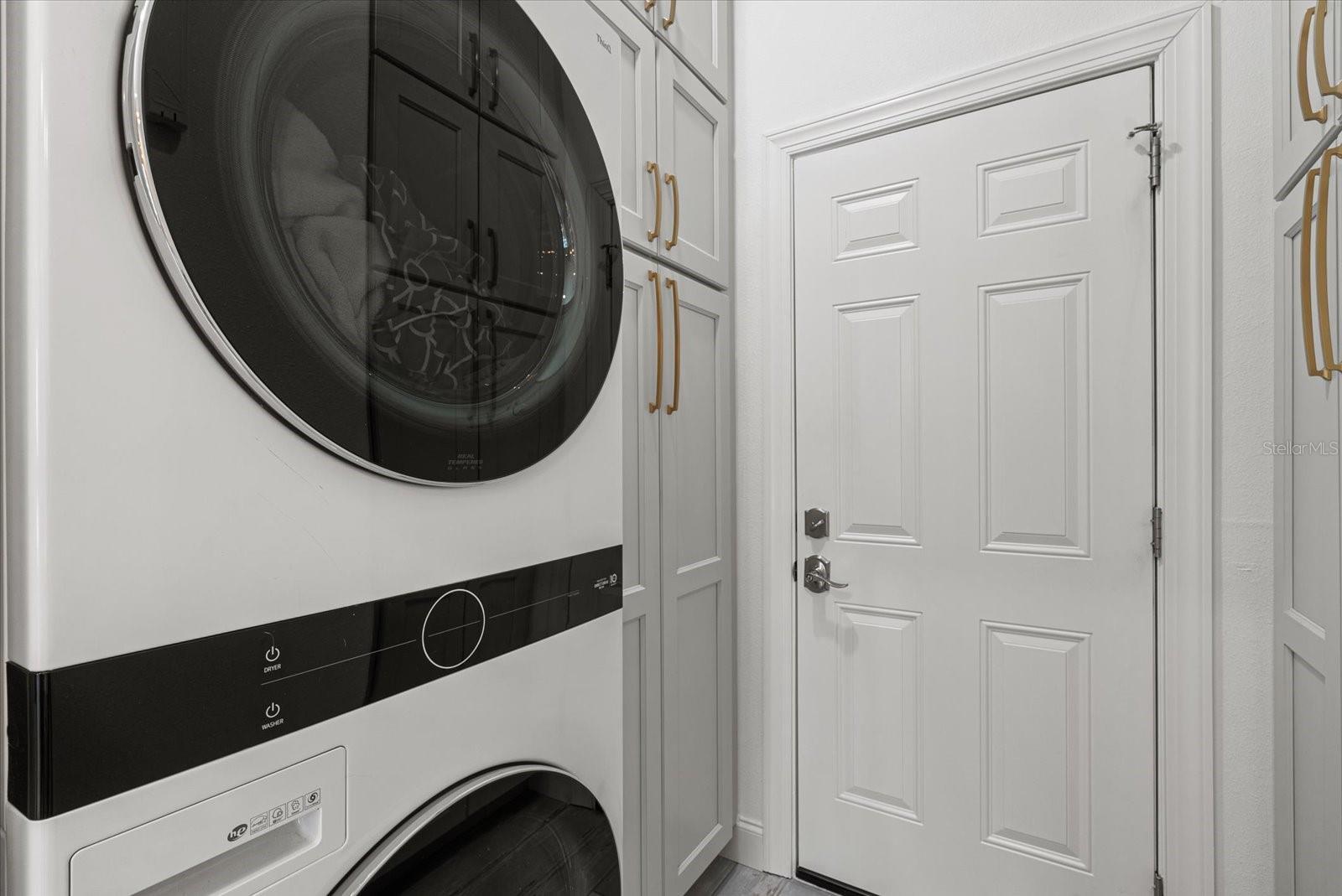 RIVERDALE - Residential