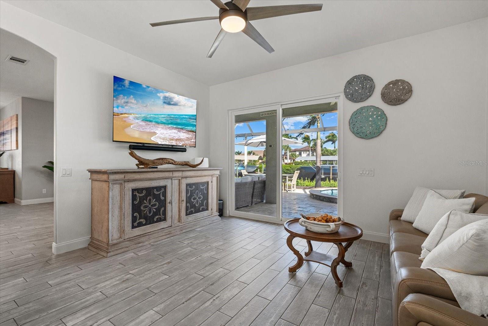 RIVERDALE - Residential