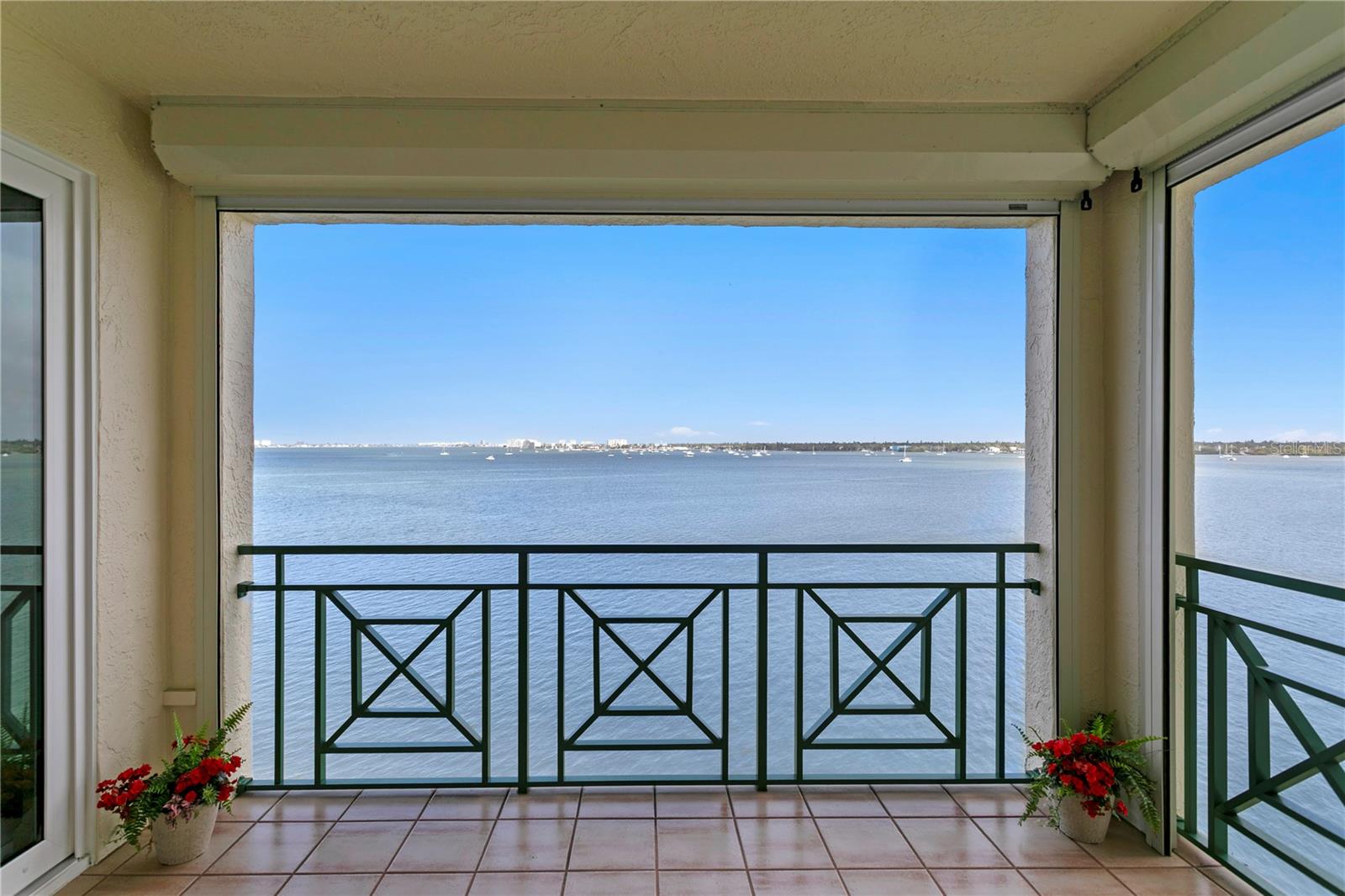 DOLPHIN CAY ANTIGUA - Residential