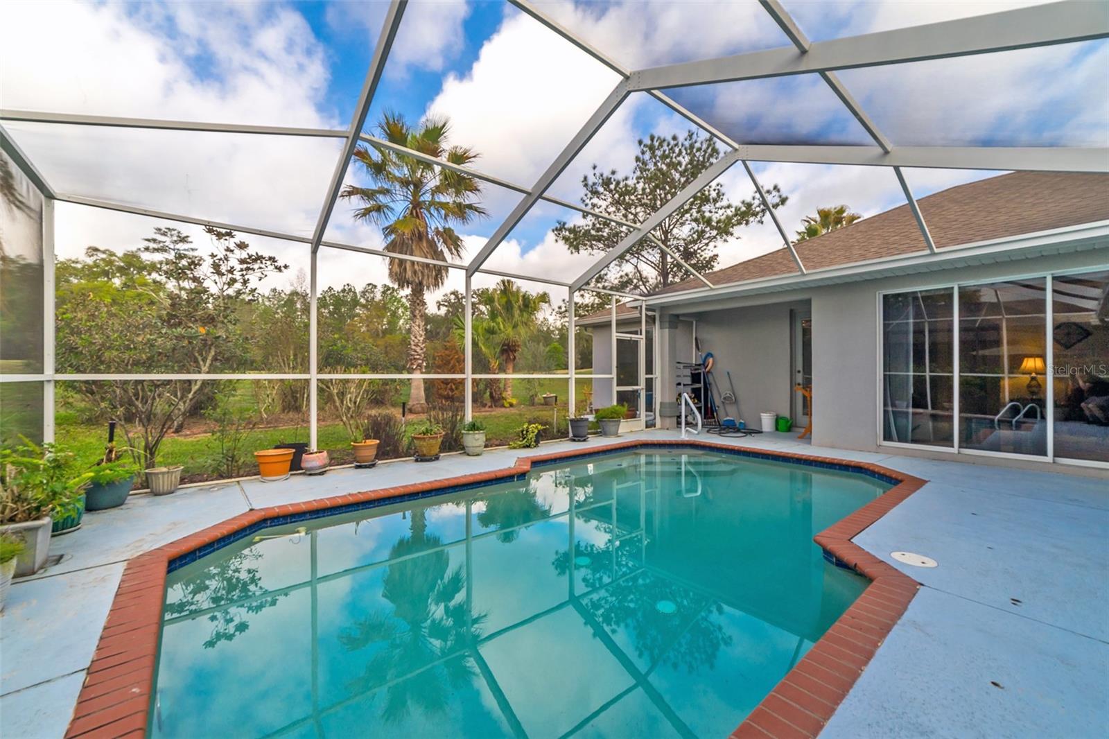 HERNANDO OAKS PH 1 - Residential