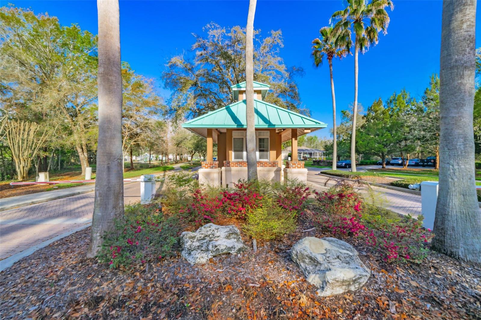 HERNANDO OAKS PH 1 - Residential