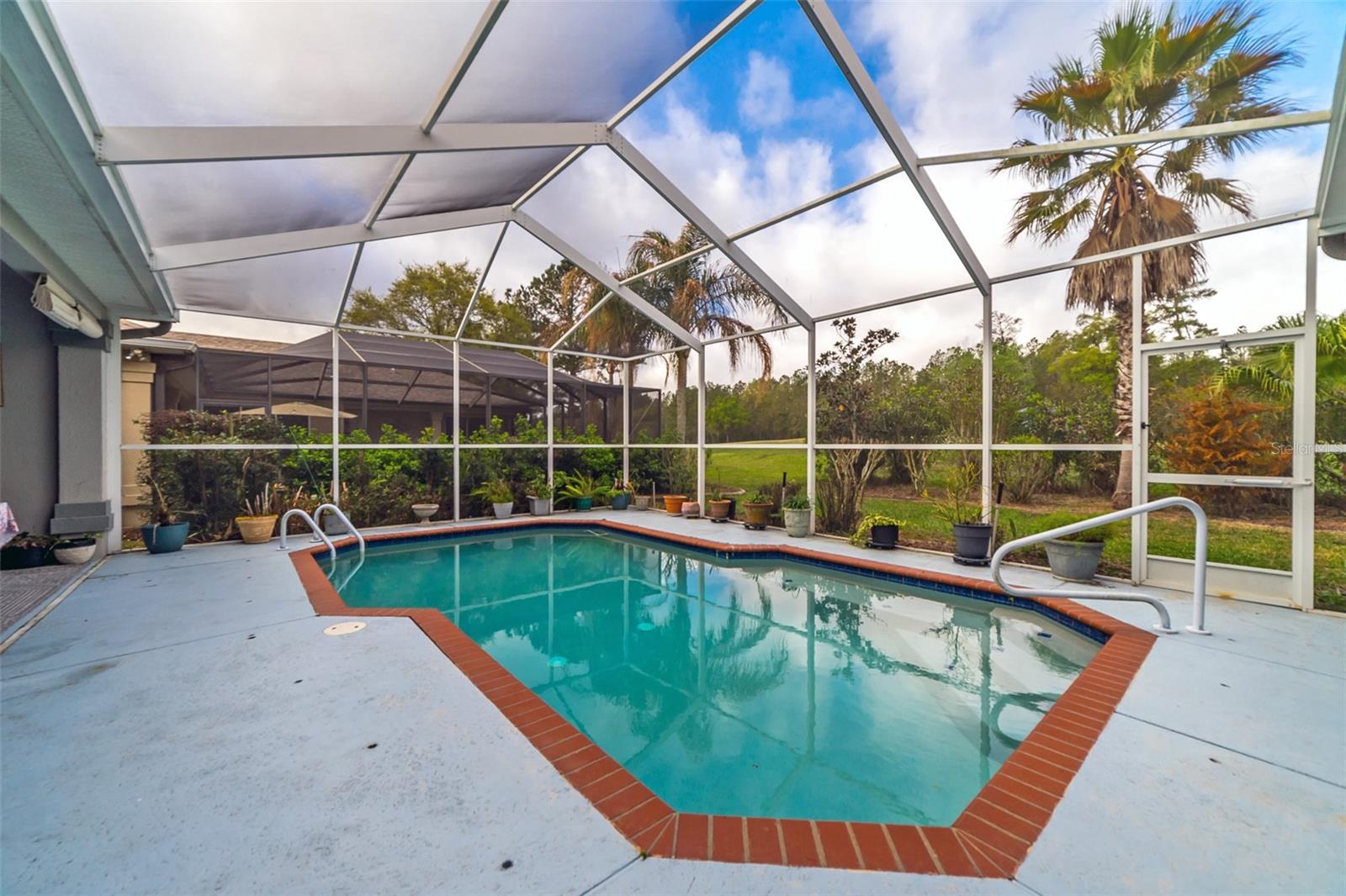 HERNANDO OAKS PH 1 - Residential