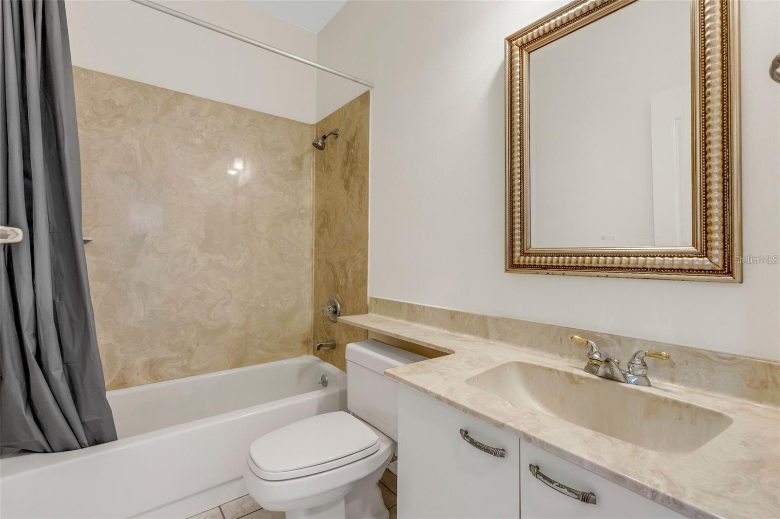 HAMPSTEAD HEATH - Residential Lease