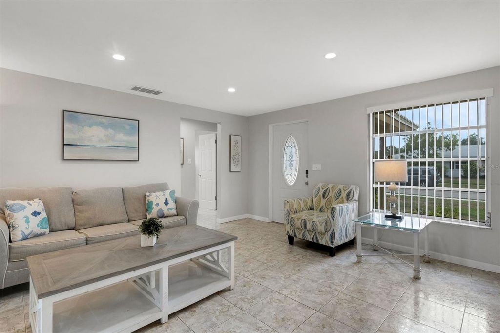 Photo of 3174 Regatta Circle, Sarasota, FL 34231 (MLS # A4689148)