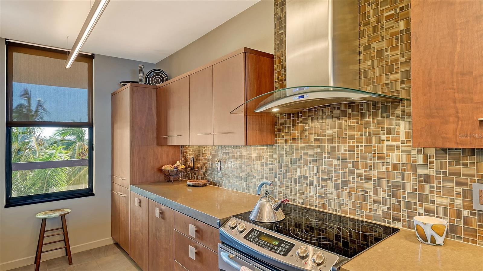 2020 HARBOURSIDE DRIVE 432