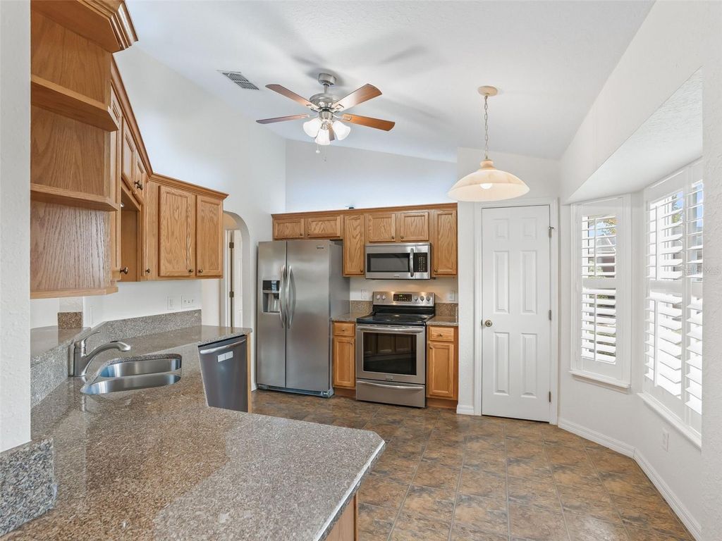 Photo of 12607 SE 178th Place, Summerfield, FL 34491 (MLS # G5103001)