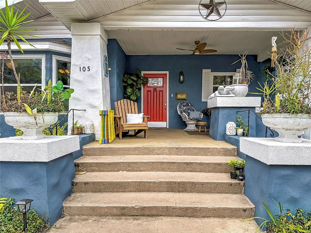 Photo of 105 W Comanche Avenue, Tampa, FL 33604 (MLS # L4960077)