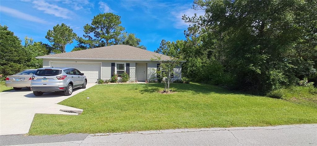 Photo of 16 Princeton Lane, Palm Coast, FL 32164 (MLS # A4701021)