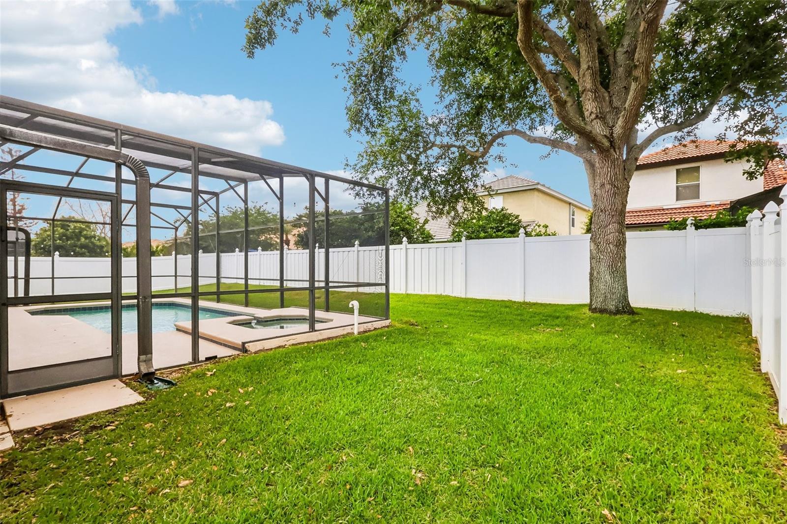 WINDSOR LANDING - Residential