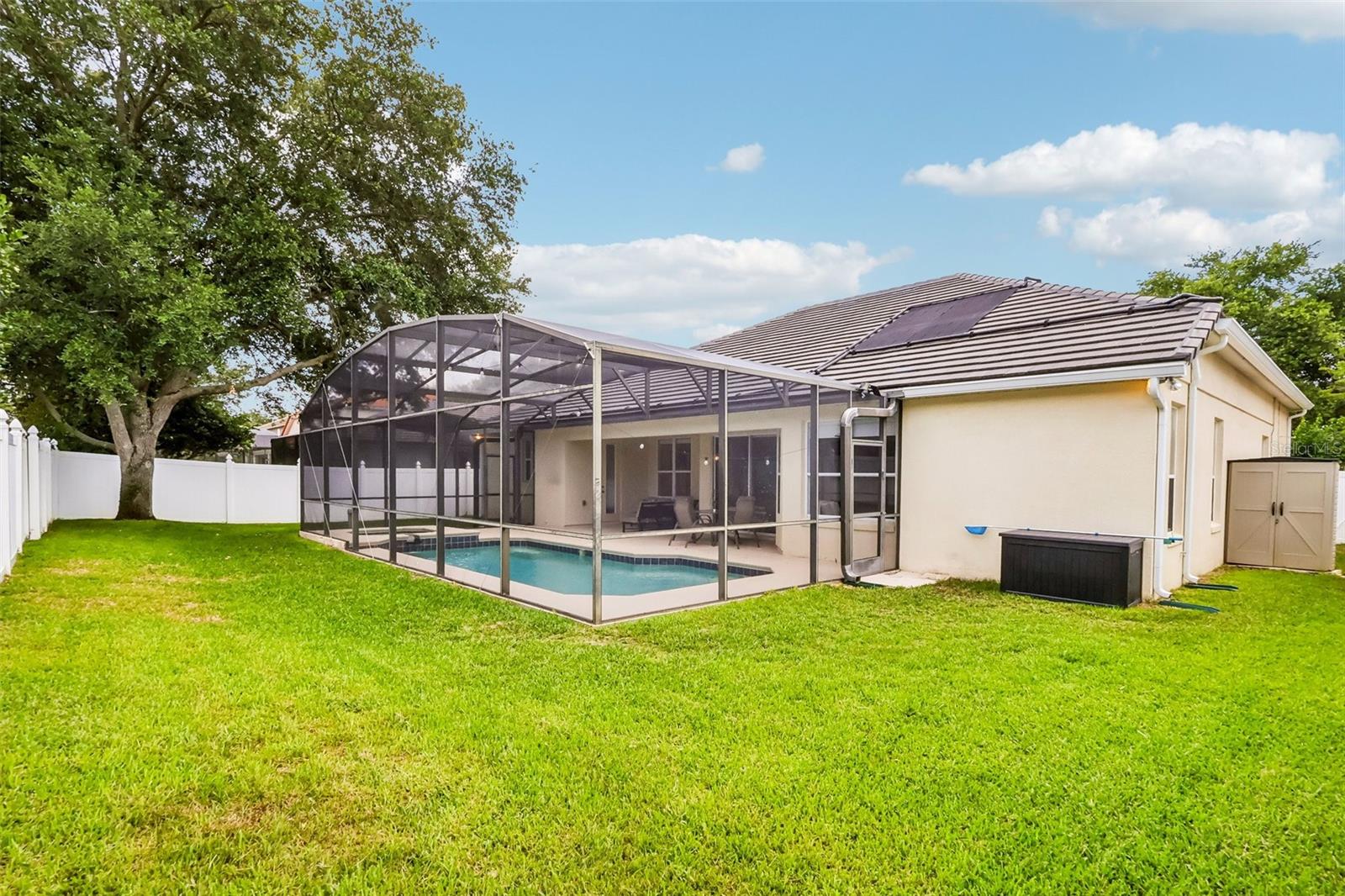 WINDSOR LANDING - Residential