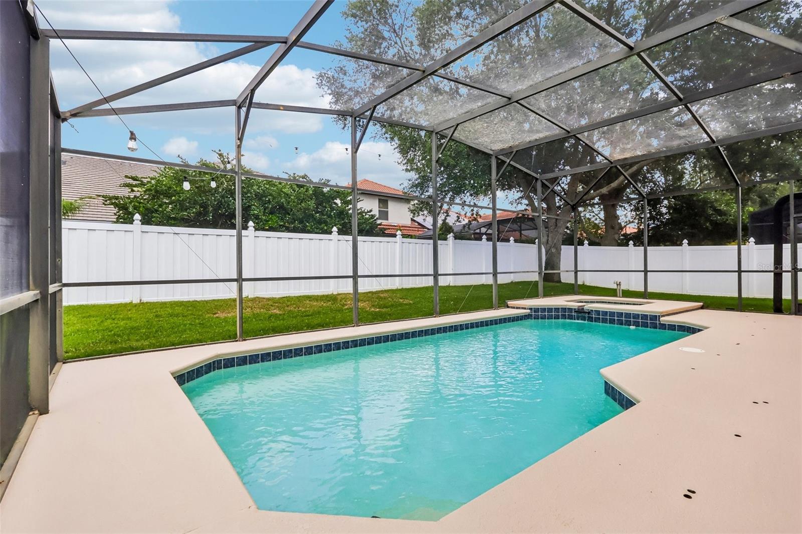WINDSOR LANDING - Residential