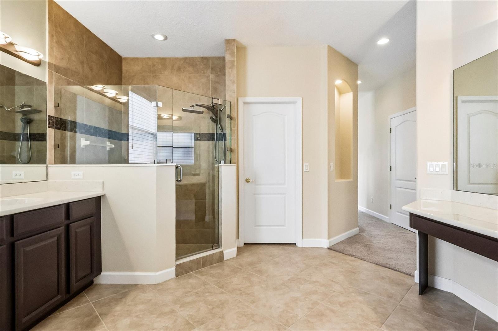 WINDSOR LANDING - Residential