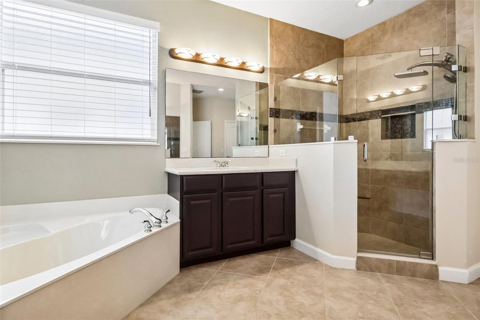 WINDSOR LANDING - Residential