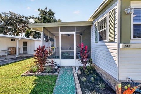 Tiny photo for 565 Tammi Drive, Leesburg, FL 34788 (MLS # G5119328)