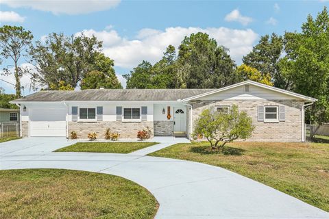 Photo of 2525 Lake Ellen Lane, Tampa, FL 33618 (MLS # TB8433507)