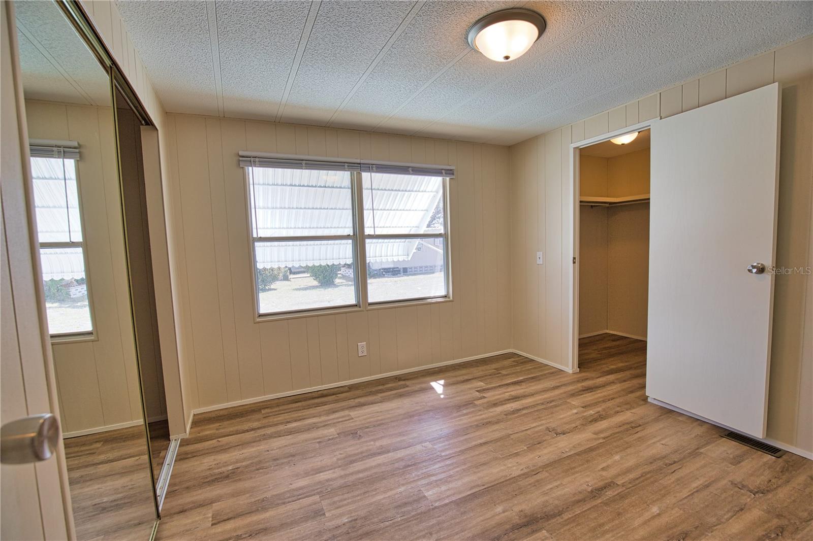 TRAILER ACRES, HARBOR COVE - Residential