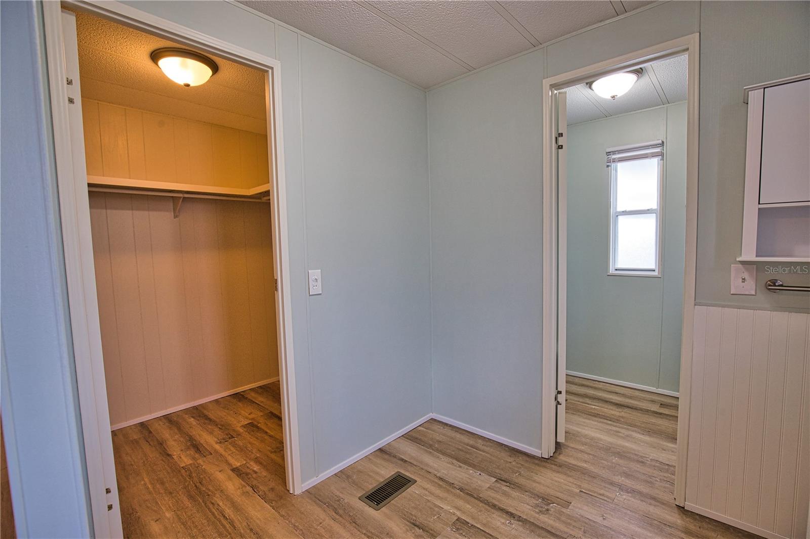 TRAILER ACRES, HARBOR COVE - Residential