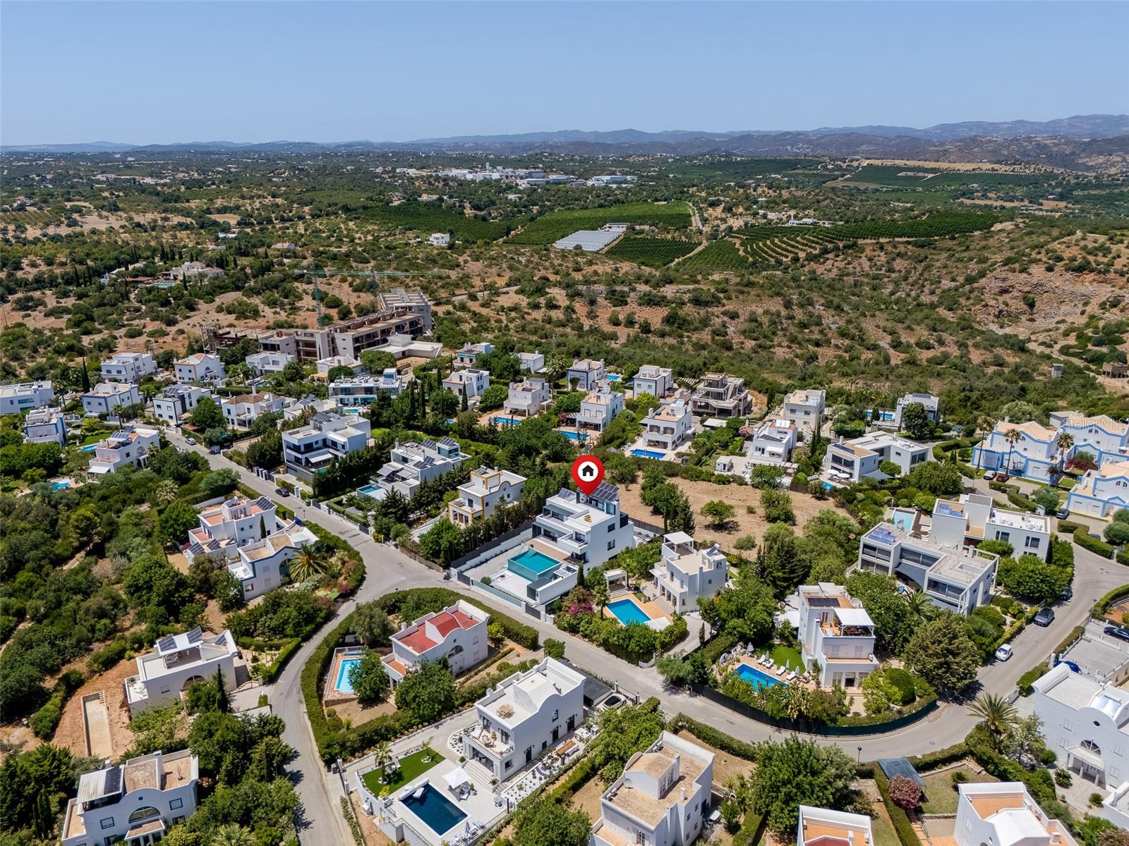 22 URBANIZACAO QUINTA DO PEROGIL 22
