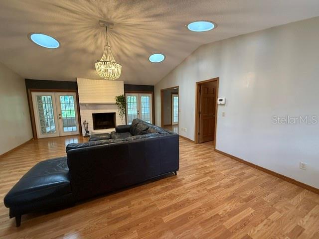 1990 LARCHMONT DRIVE