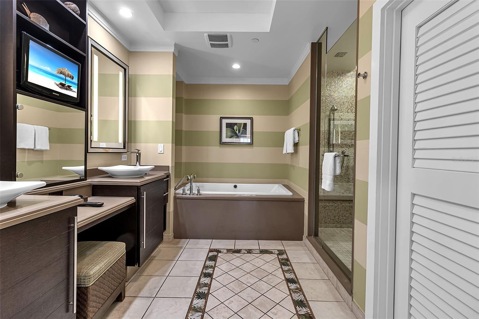 SIESTA KEY BEACH RESIDENCES II - Residential