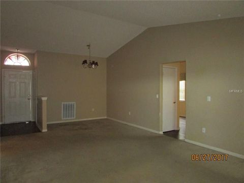 A home in WINTER HAVEN