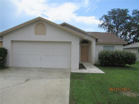 A home in WINTER HAVEN
