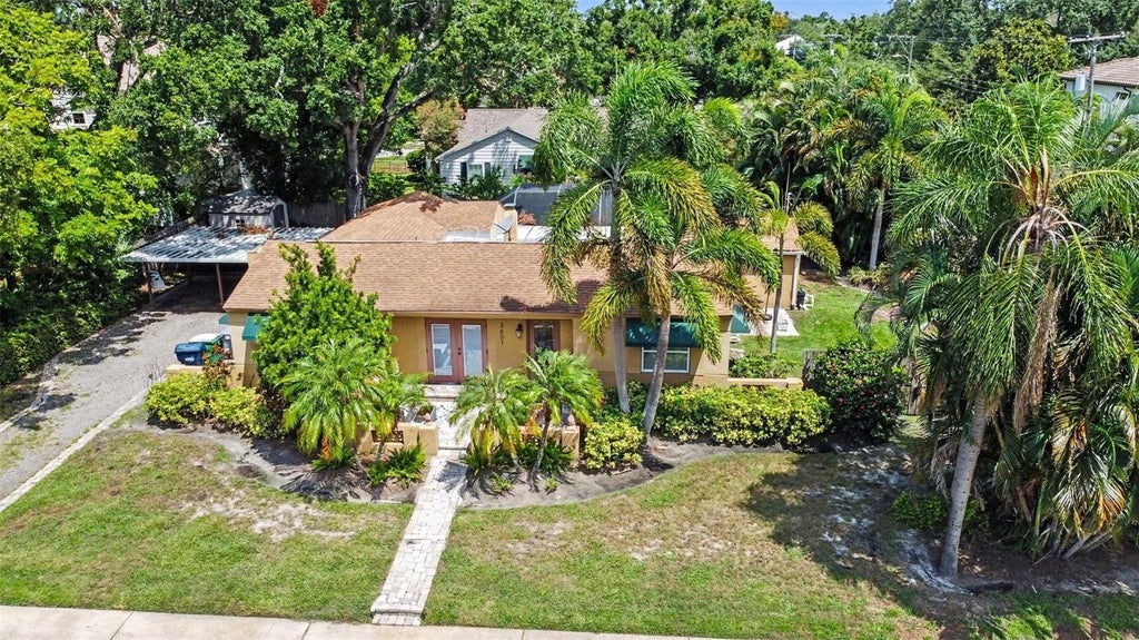 Photo of 3601 W Empedrado Street, Tampa, FL 33629 (MLS # TB8539684)