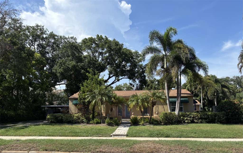 Photo of 3601 W Empedrado Street, Tampa, FL 33629 (MLS # TB8539684)