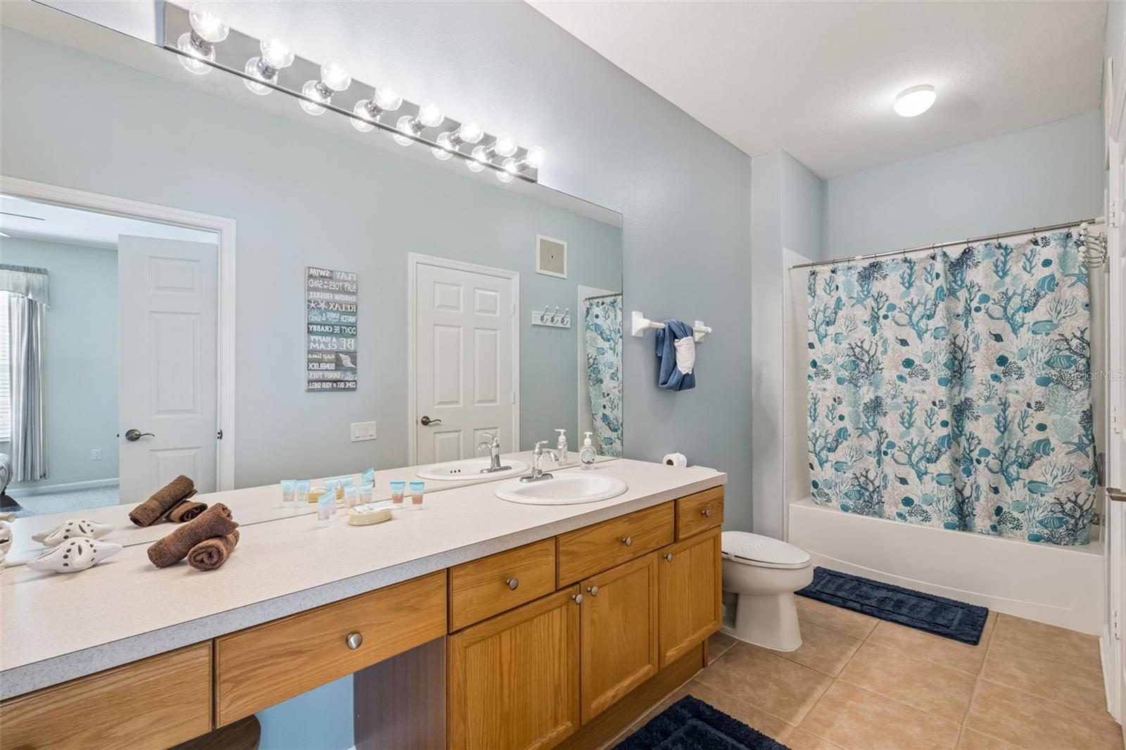 WYNDHAM PALMS CONDO PH 4 - Residential