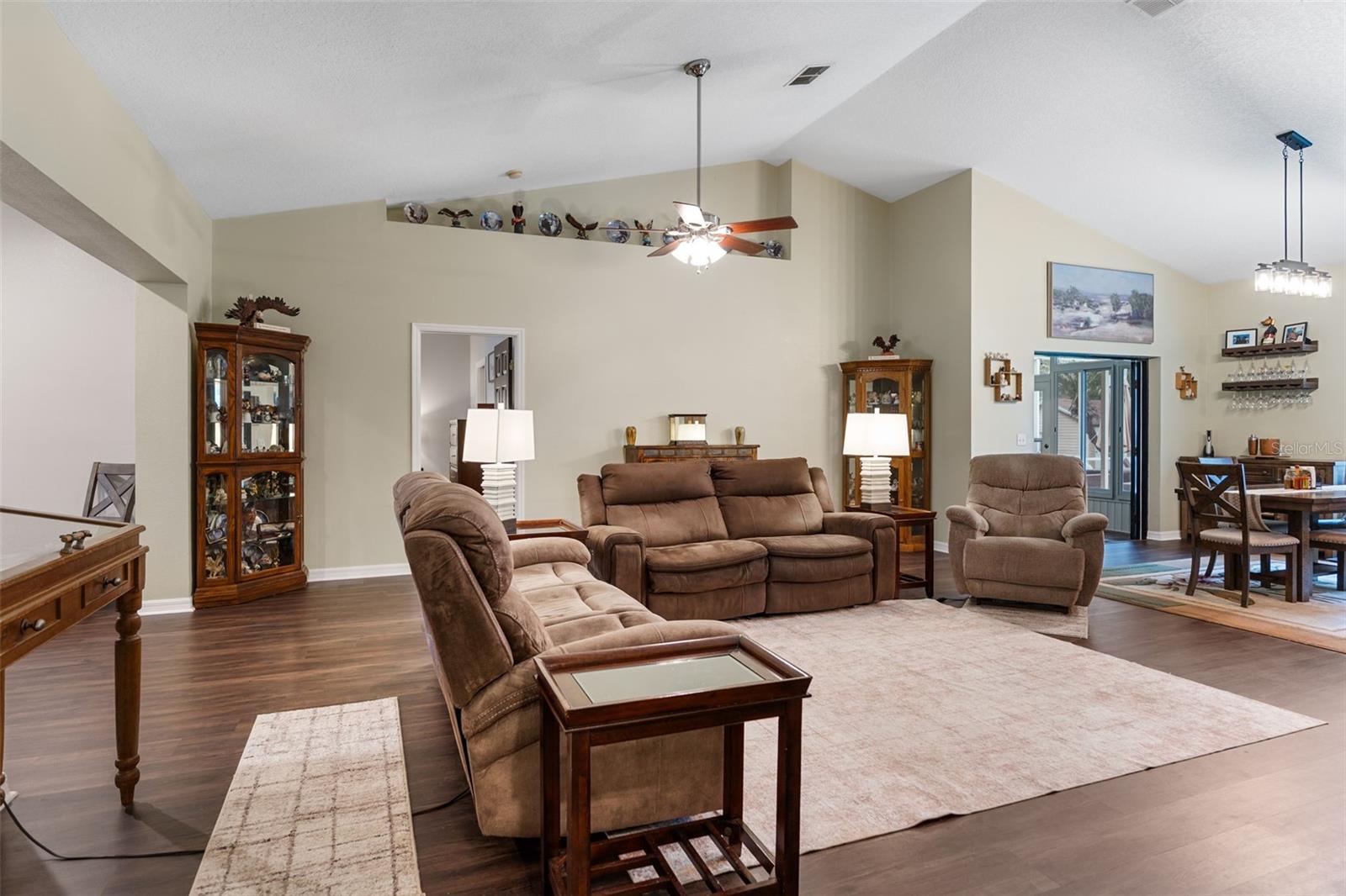 SPRING PINES - Residential