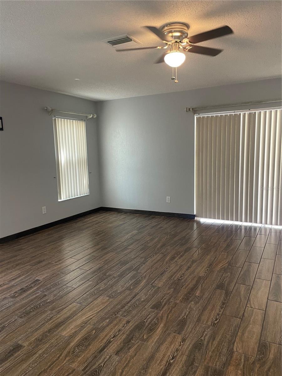 BRANDON GROVES SEC ONE - Residential Lease