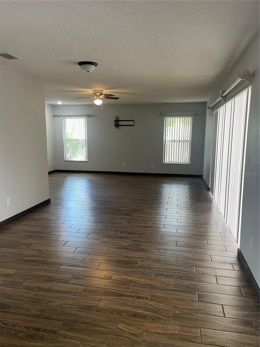 BRANDON GROVES SEC ONE - Residential Lease